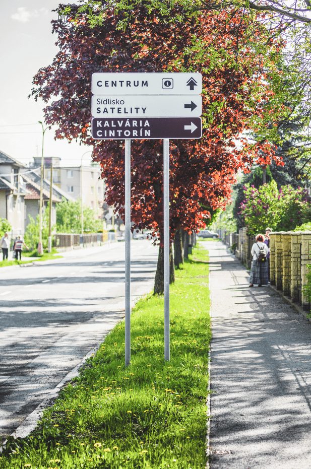 Reklamná plocha - smerové tabule