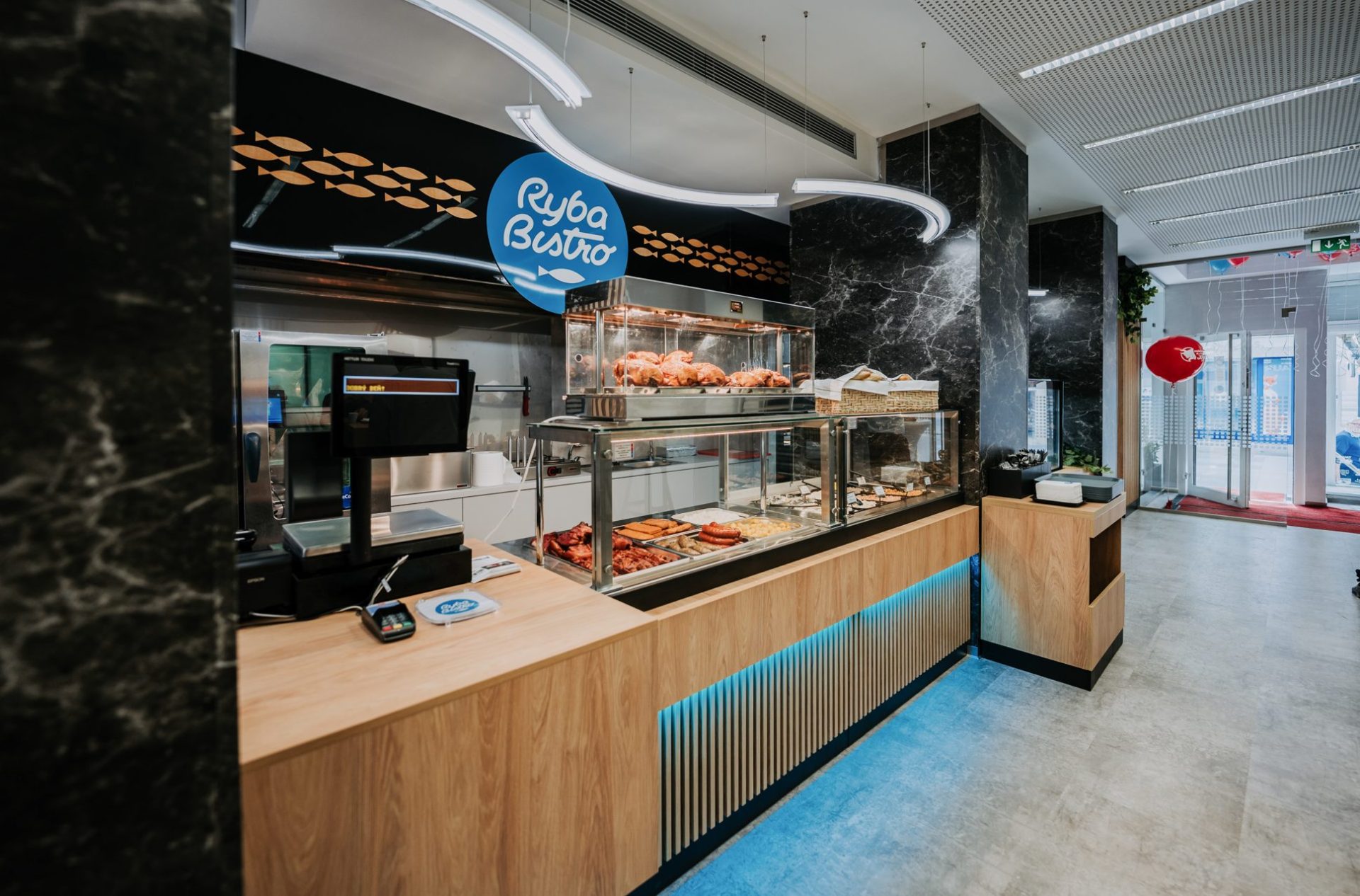 regály vybavenie predajne