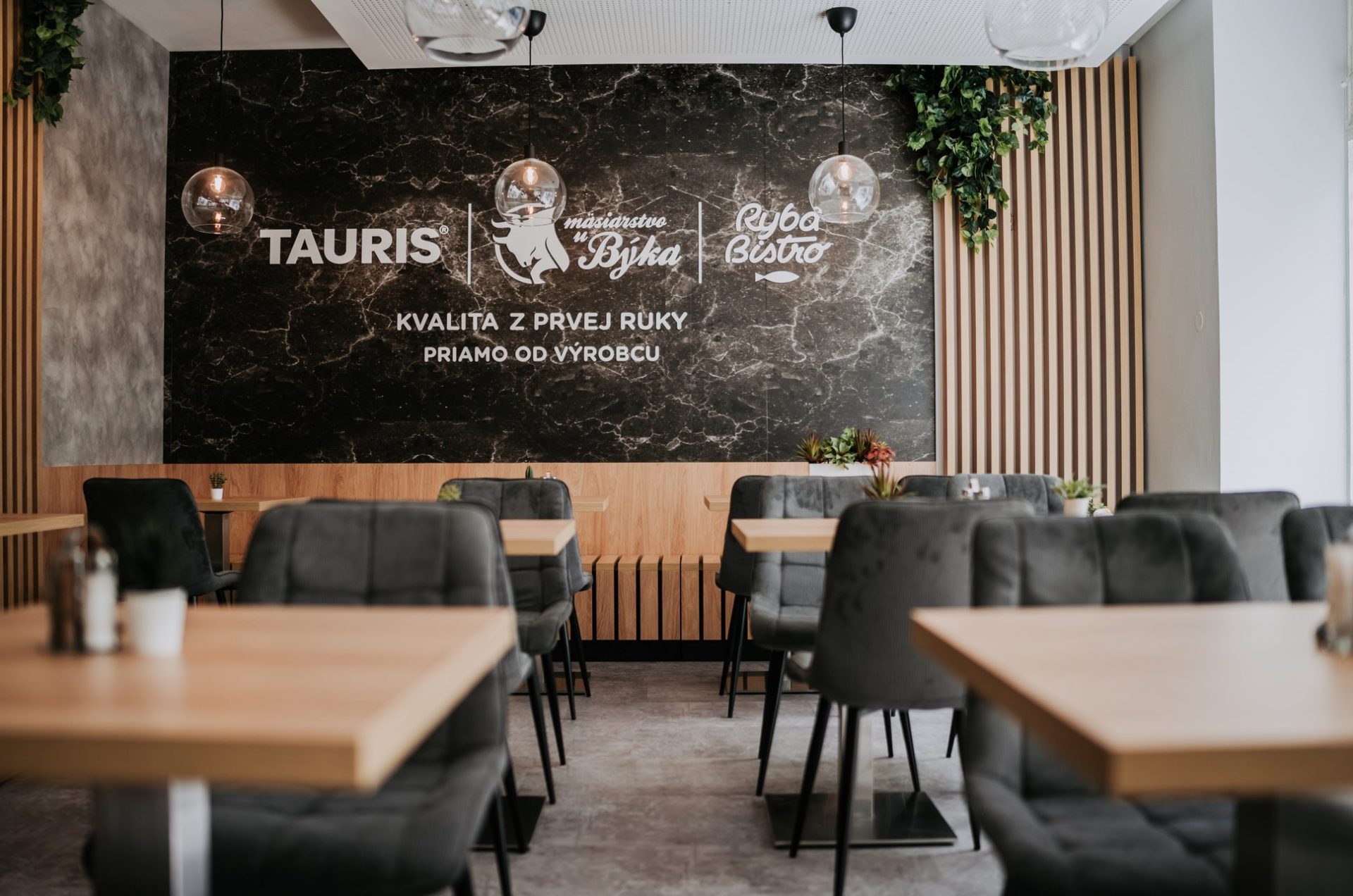 vybavenie predajne potravin