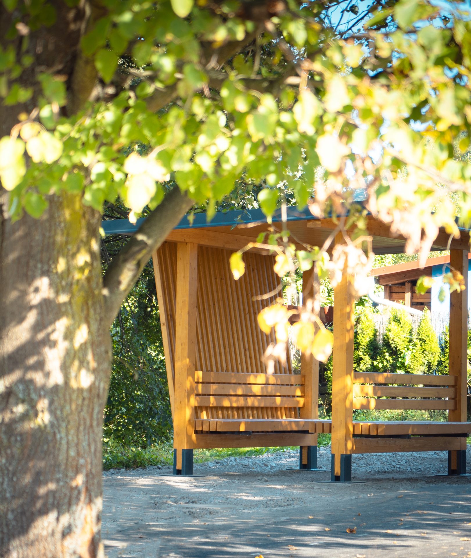 Prístrešky so sedením pre cyklistov