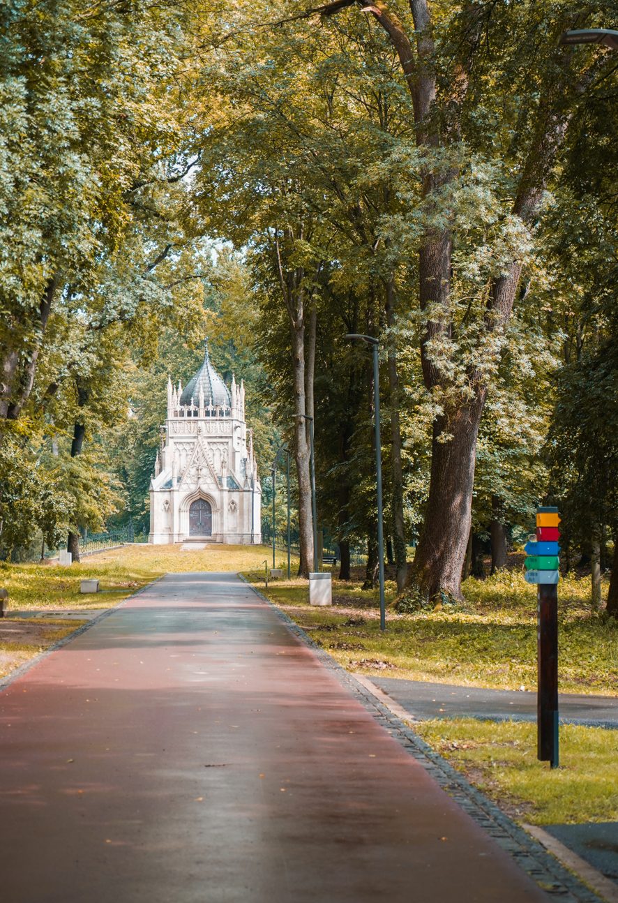 informačný totem vo verejnom priestore