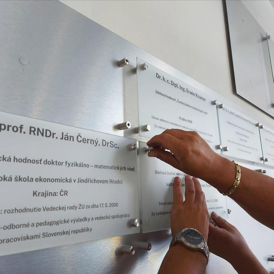 Informačné tabuľky - Žilinská univerzita