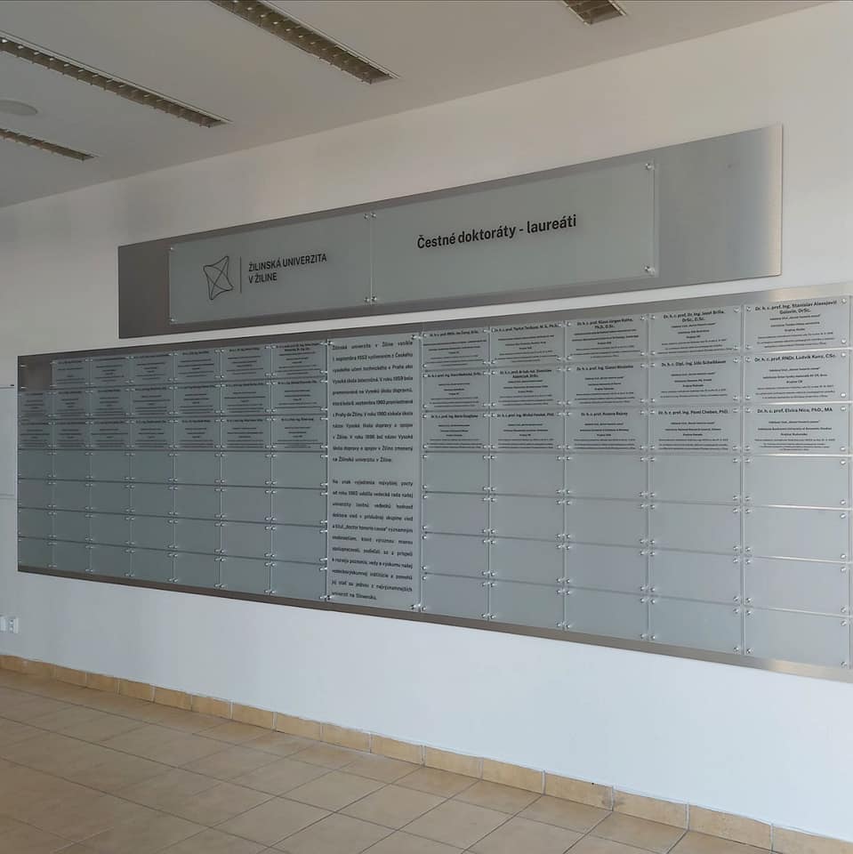 Informačné tabuľky - Žilinská univerzita