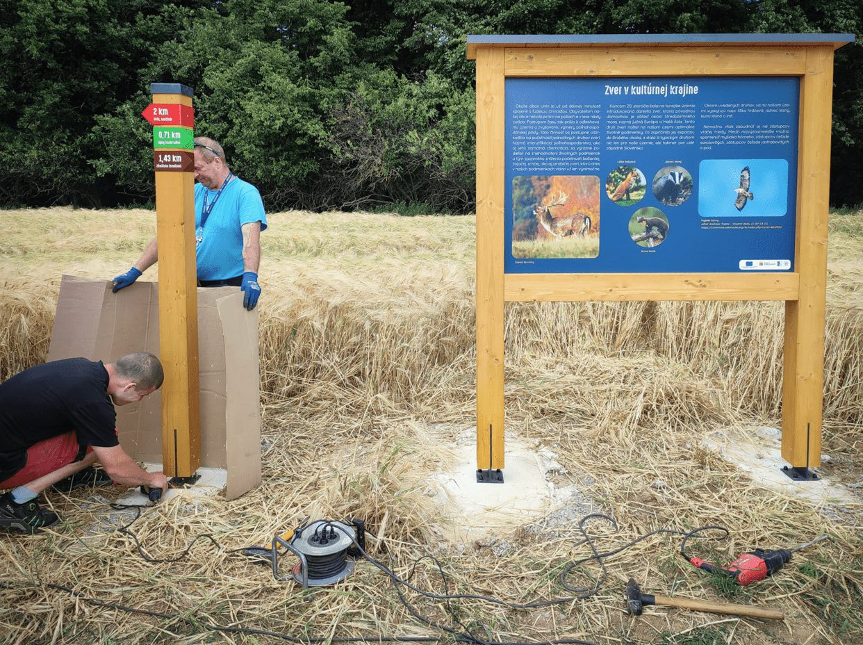 Osadenie náučných tabúľ